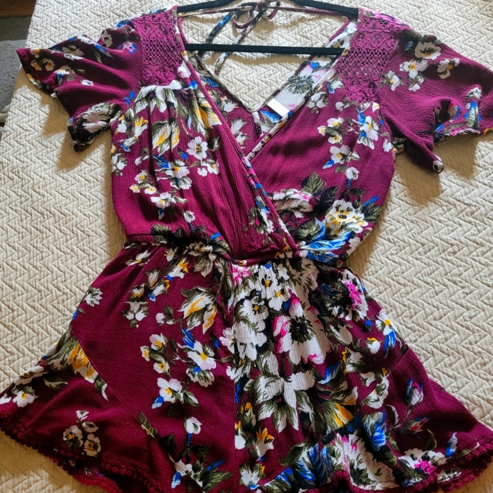 Xhileration Romper Size small
